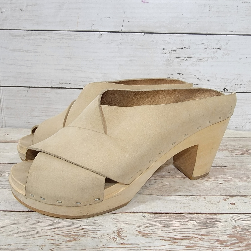 Bryr Sybil peeptoe criss cross mule clogs in light biege nappa leather